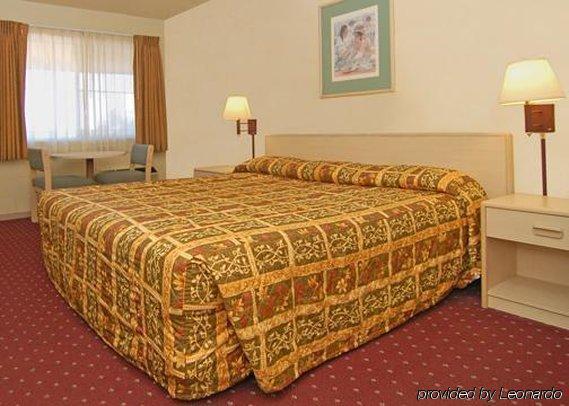 Escondido Lodge Room photo